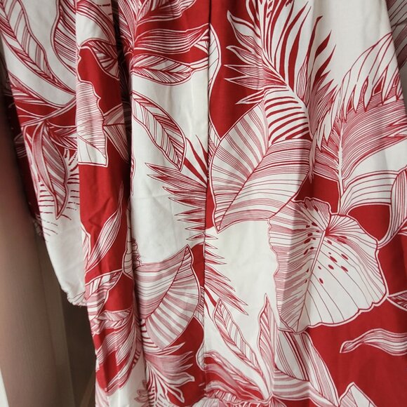 One Papaya Hawaii Hawaiian flowered top - Picture 2 of 5